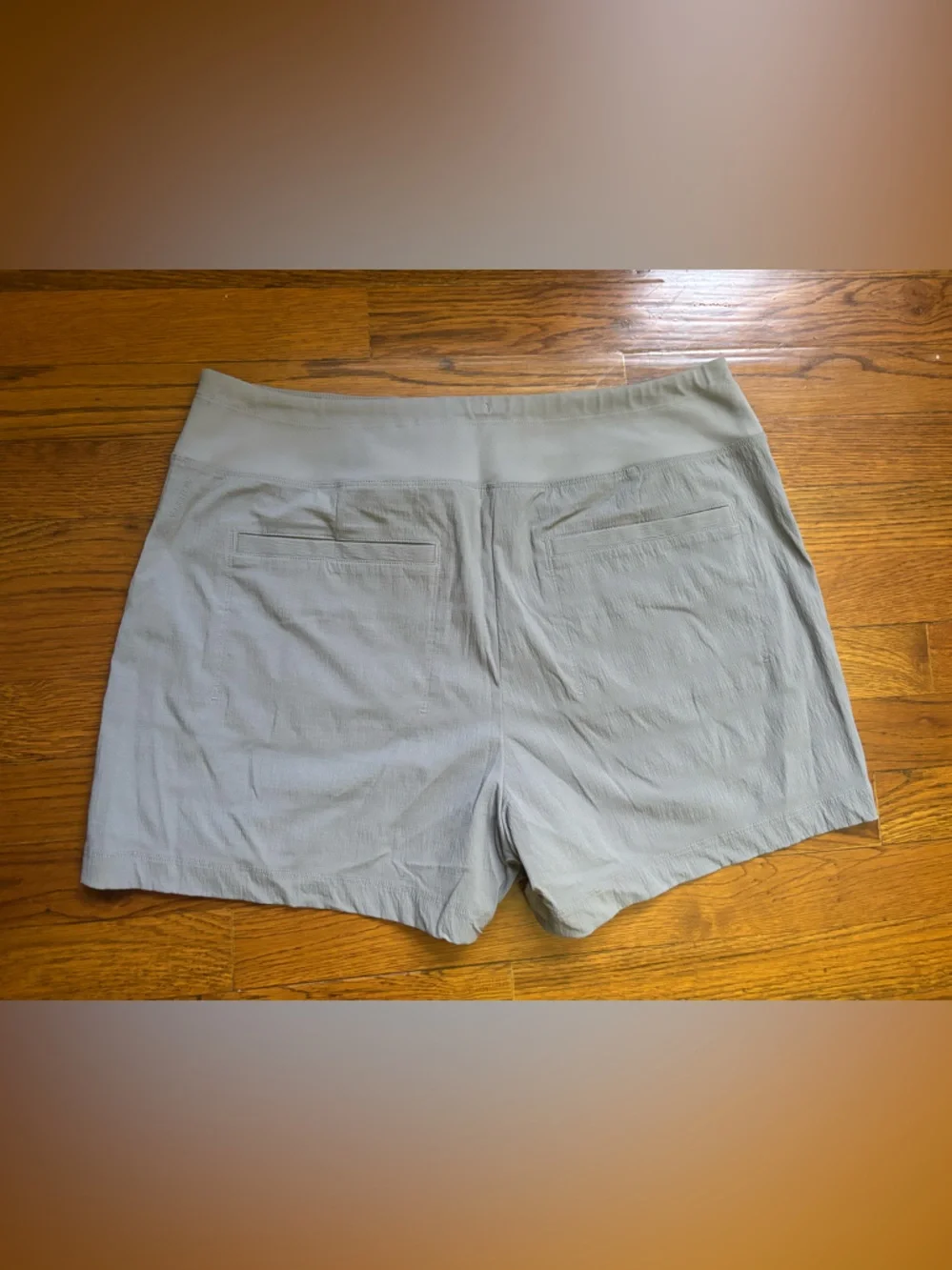 Athleta Trekkie High Rise Short. Size 14.